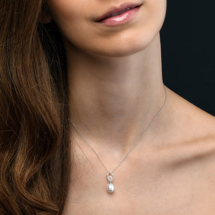 Pearl Necklace Dazzling White Cubic Zirconia Stones in 9K White Gold