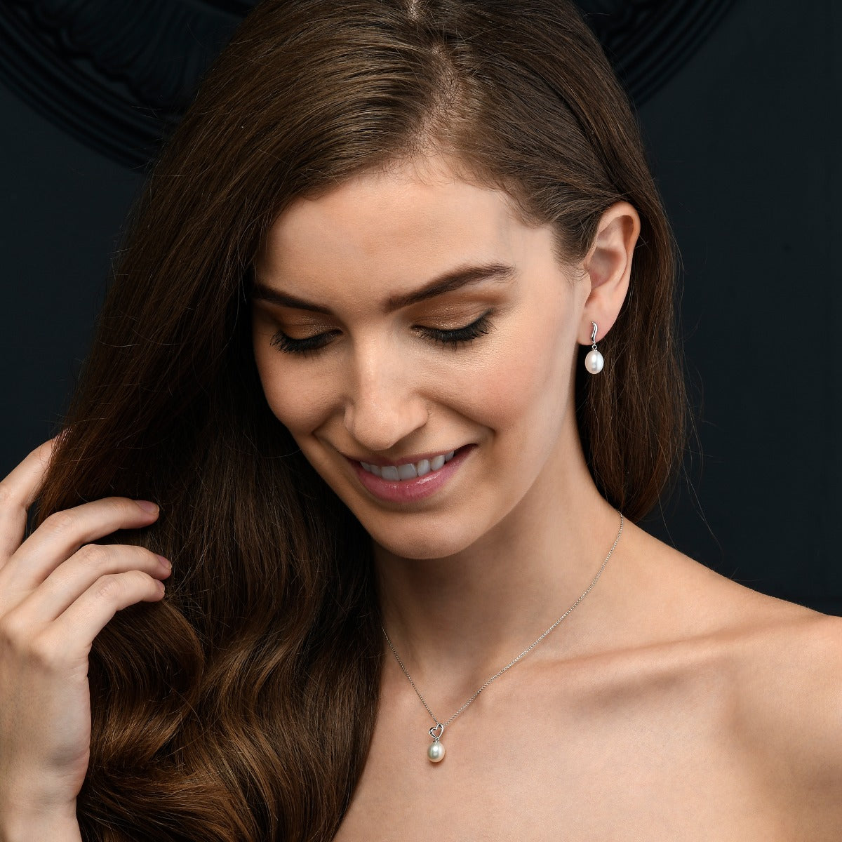 Freshwater Pearl Drop Necklace with Tilting Heart 9K White Gold