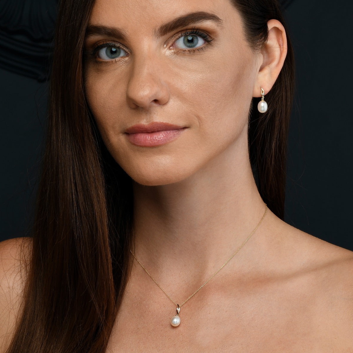 Drop Shaped Pearl Necklace with Cubic Zirconia Stone 9K Yellow Gold