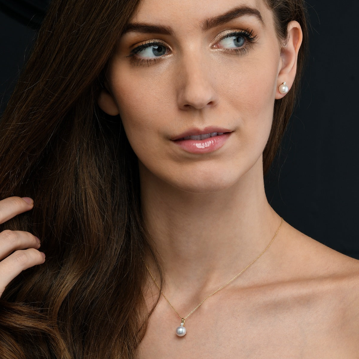 Freshwater Single Pearl Drop Pendant 0.05ct Diamond 18K Yellow Gold