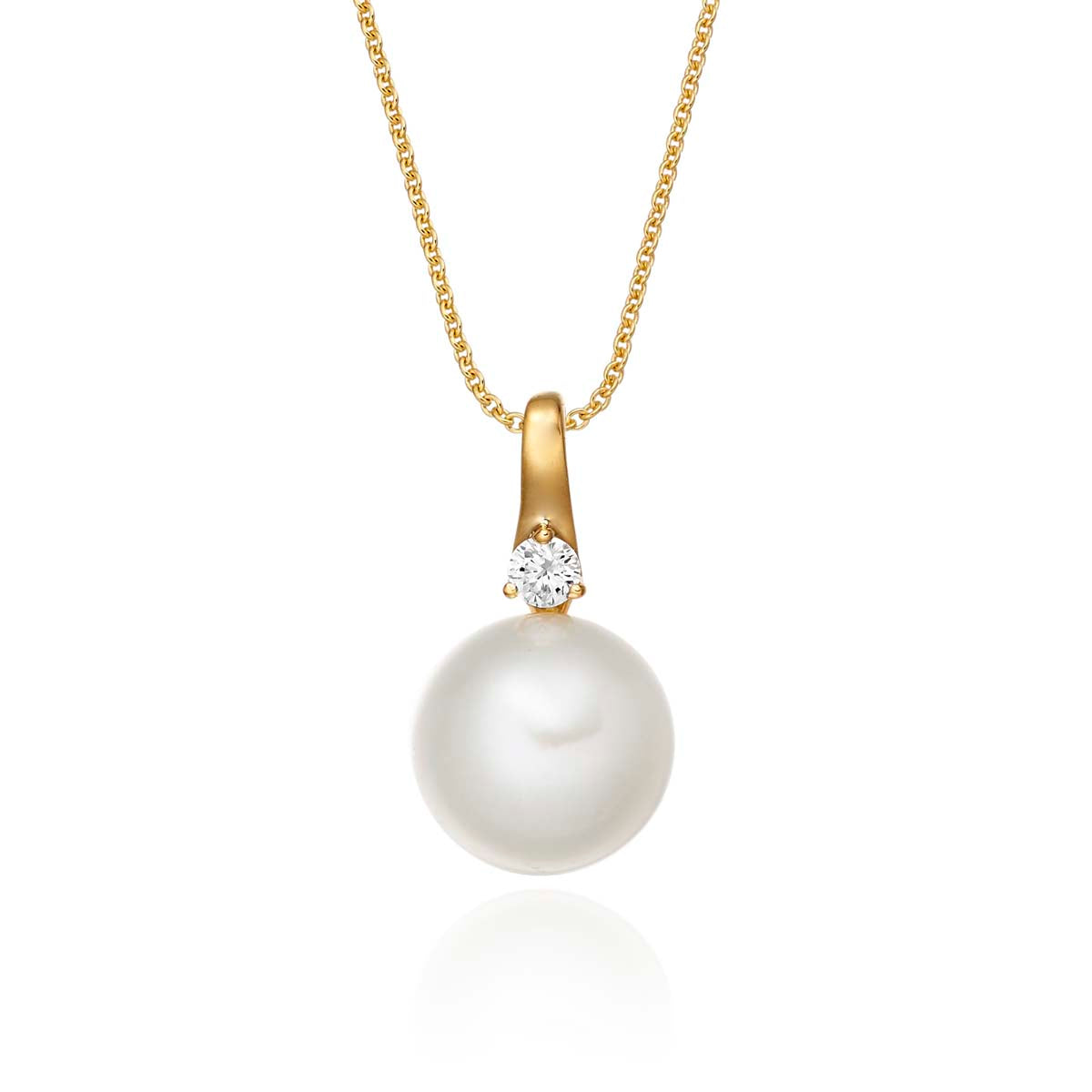 Pearl Pendant Necklace With 0.05ct Diamond 18K Yellow Gold
