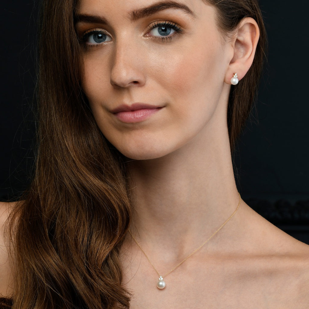 Freshwater Single Pearl Pendant 0.08ct Trilogy Diamond 18K Yellow Gold