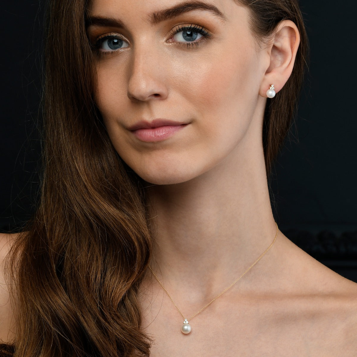 Freshwater Single Pearl Pendant 0.08ct Trilogy Diamond 18K Yellow Gold
