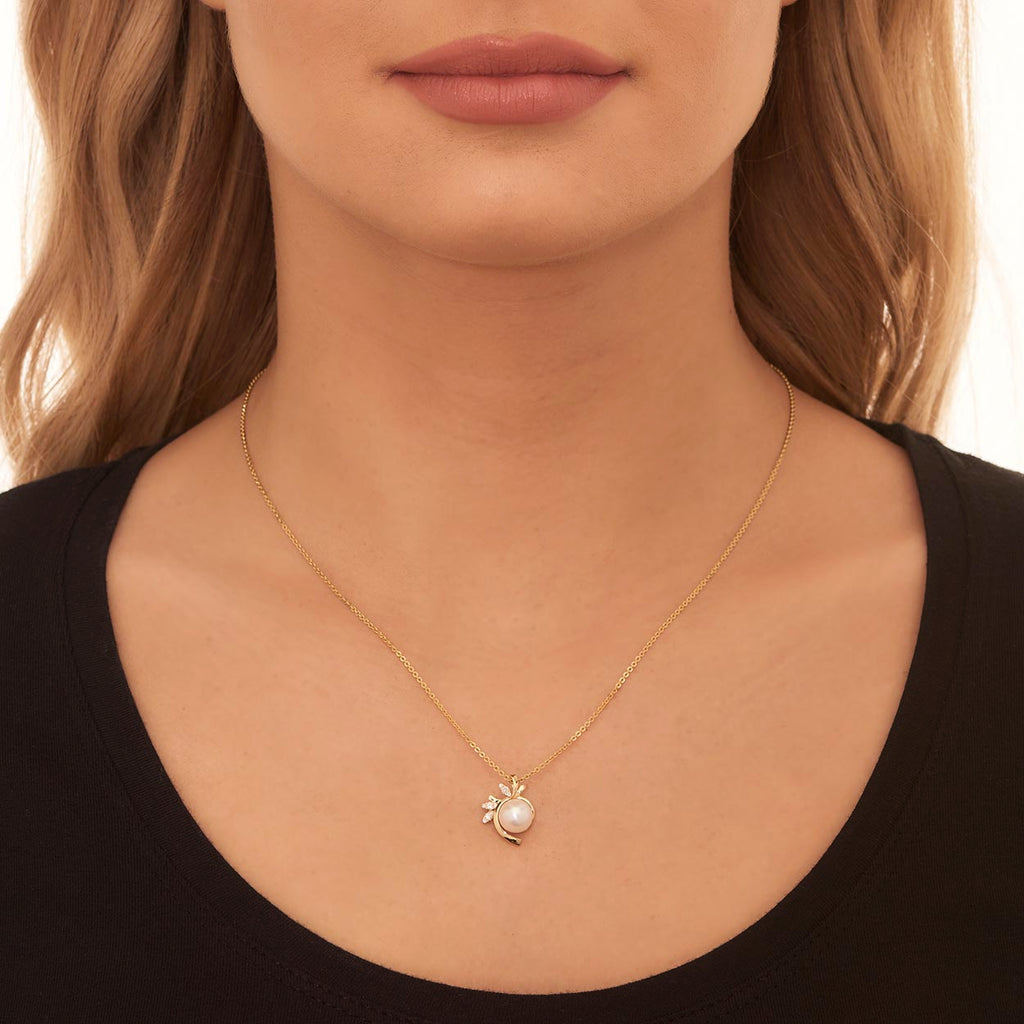 Pearl Pendant With 0.08ct Diamond Leaf 9K Yellow Gold