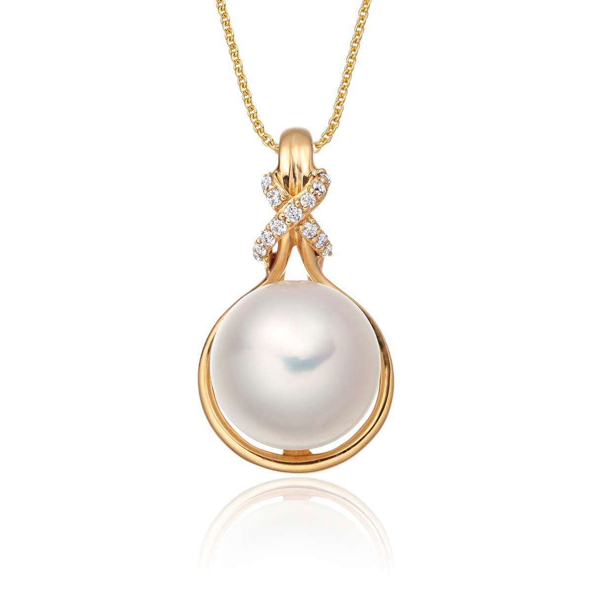 Pearl Pendant Necklace With 0.06ct Diamond 9K Yellow Gold