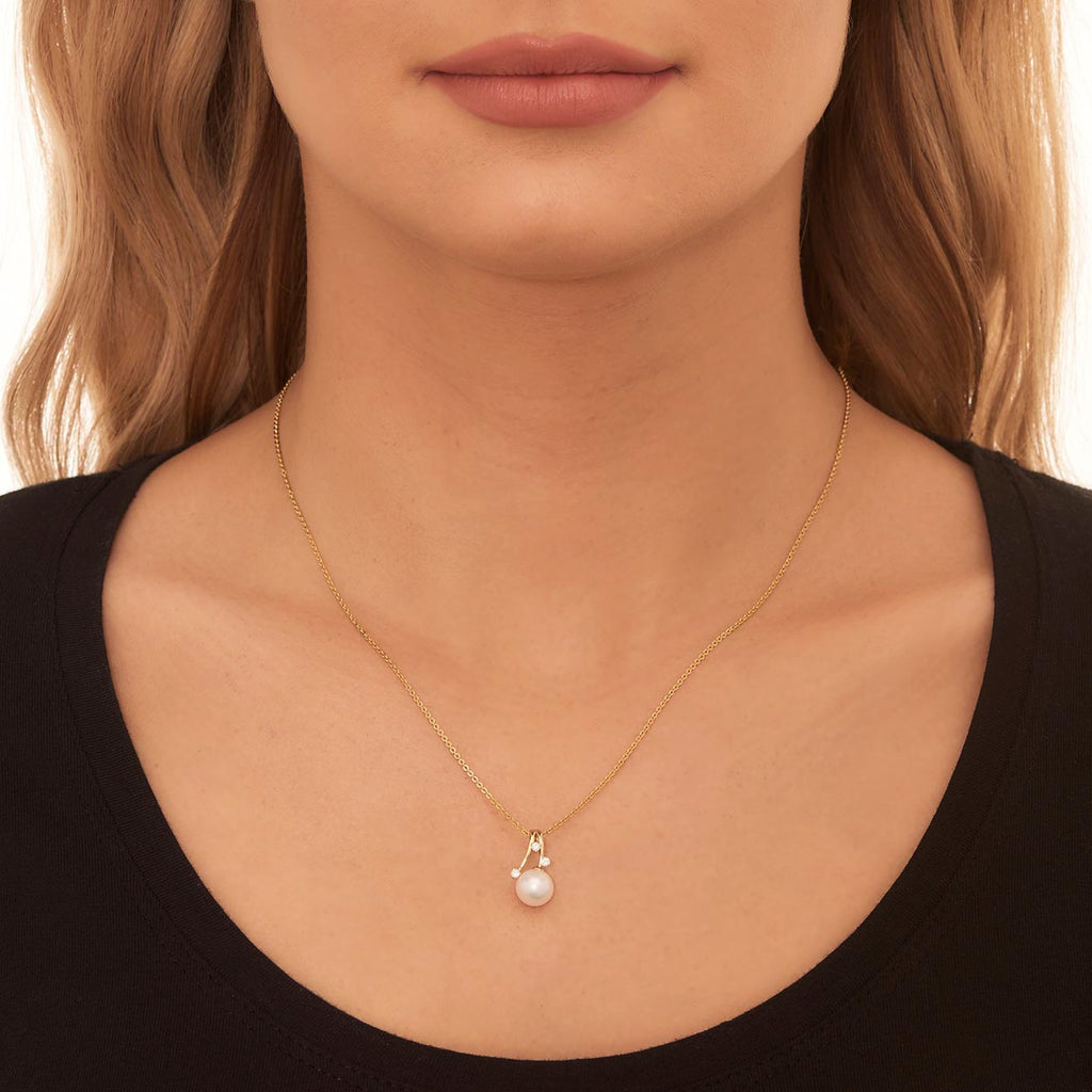 Pearl Pendant Necklace With 0.07ct Diamond 18K Yellow Gold