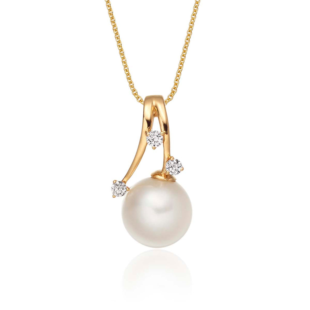 Pearl Pendant Necklace With 0.07ct Diamond 18K Yellow Gold