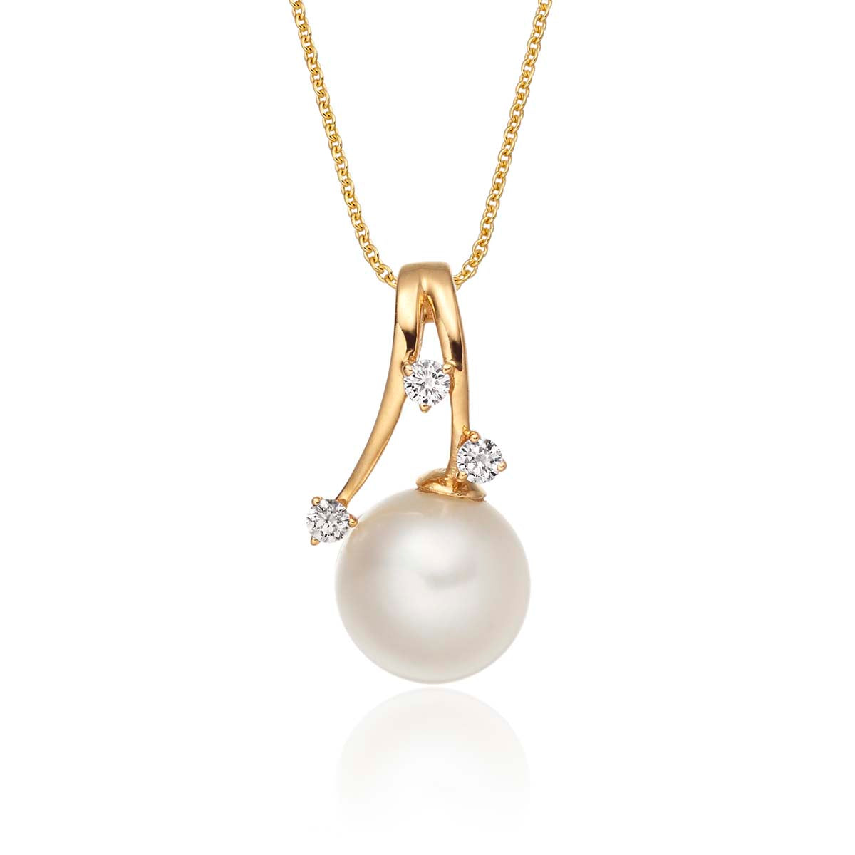 Pearl Pendant Necklace With 0.07ct Diamond 18K Yellow Gold