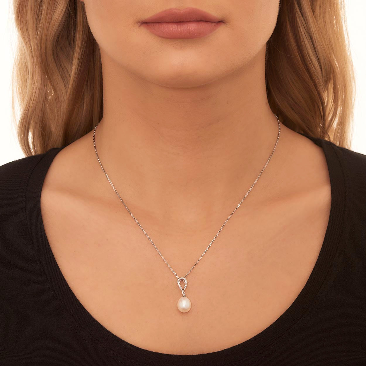 Pearl Pendant With 0.08ct Diamond 18K White Gold