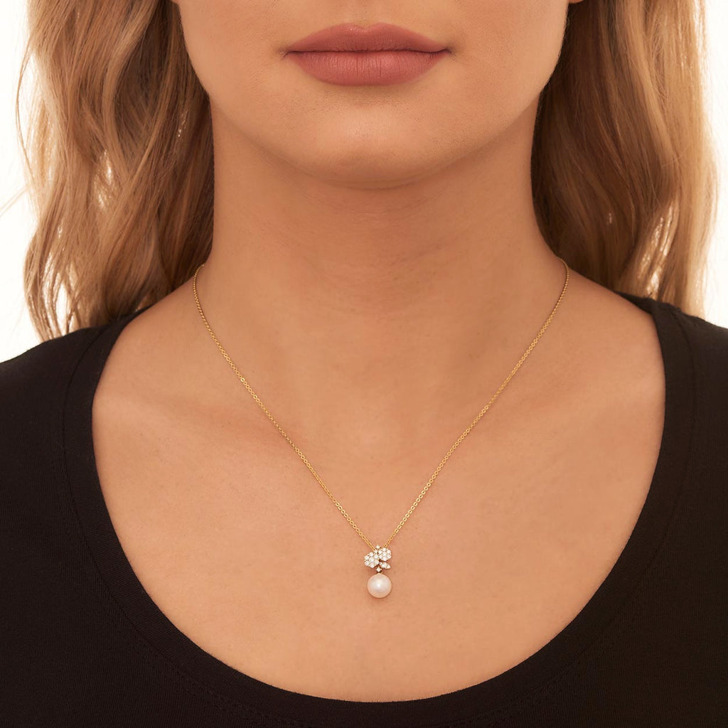 Pearl Pendant Necklace With 0.29ct Diamond 18K Yellow Gold