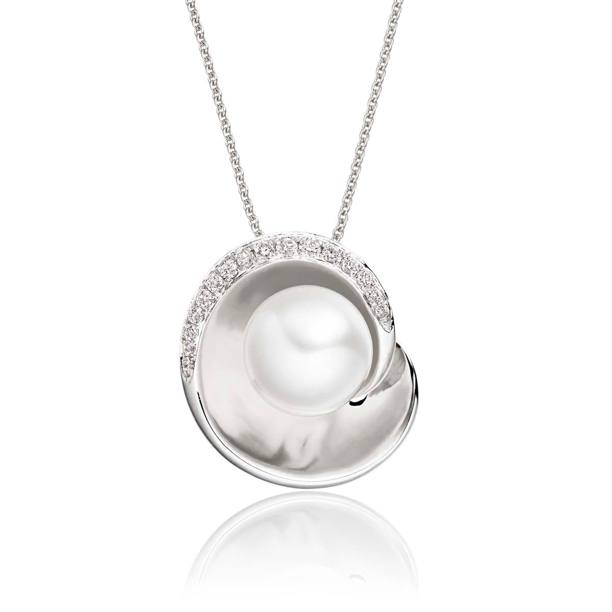 Bowl freshwater pearl and diamond pendant in 18K white gold
