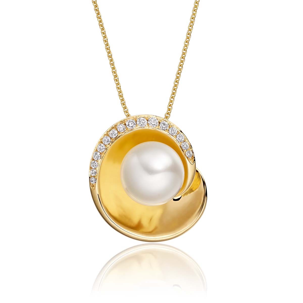 Bowl freshwater pearl and diamond pendant in 18K yellow gold