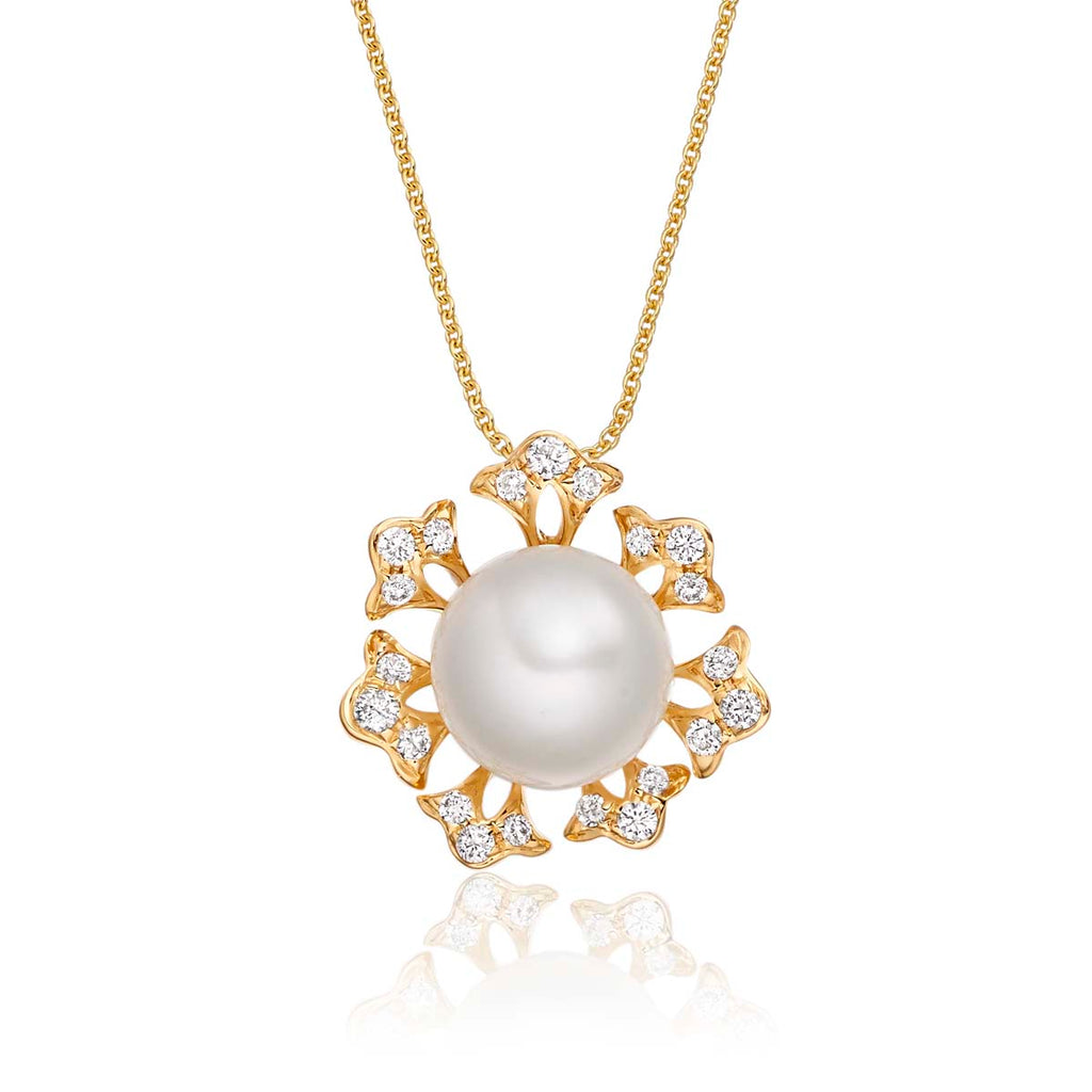 Starburst Freshwater pearl & diamond pendant in 18K yellow gold