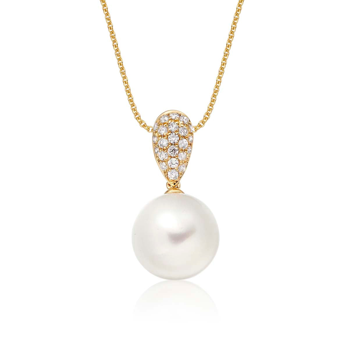 Freshwater pearl with 0.11ct diamond pendant in 9K yellow gold