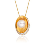 Freshwater pearl with 0.14ct diamond pendant in 9K yellow gold