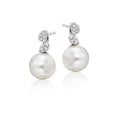 Freshwater pearl with 0.06ct diamond studs in 18K white gold