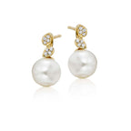 Freshwater pearl with 0.06ct diamond studs in 9K yellow gold