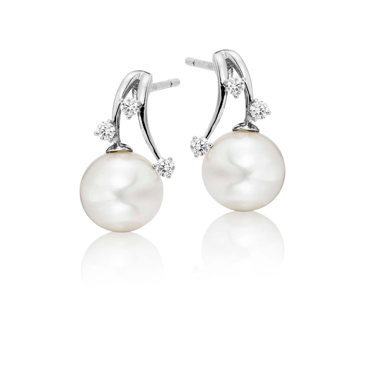 Trinity Freshwater pearl & diamond earrings in 18K white gold