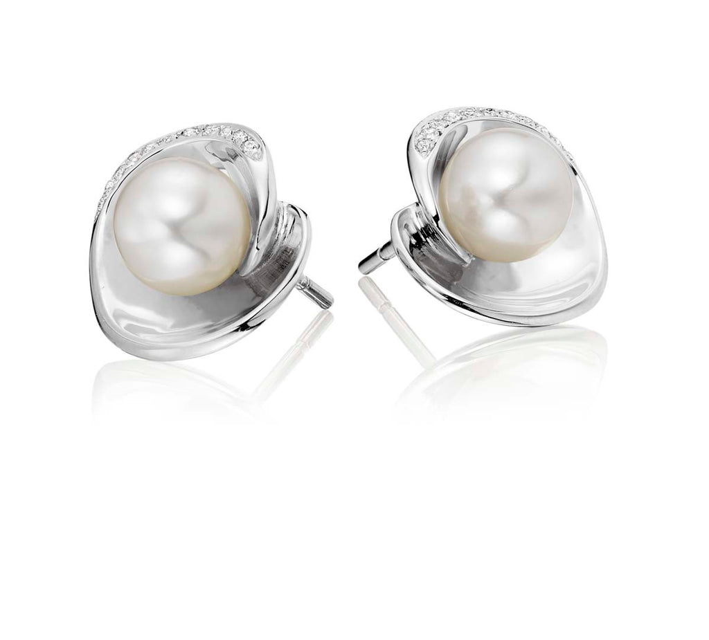 Bowl Freshwater pearl & diamond studs in 18K white gold