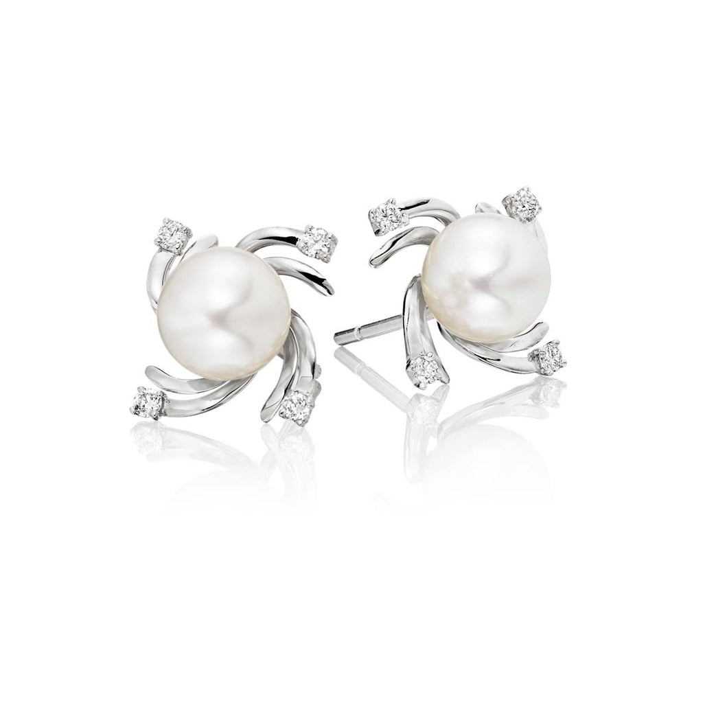 Freshwater pearl with 0.12ct diamond studs in 18K white gold