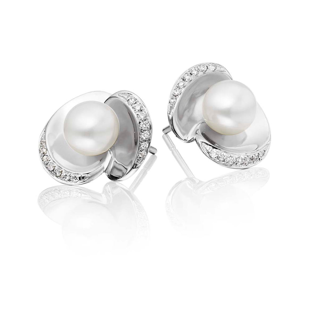 Freshwater pearl with 0.13ct diamond studs in 9K white gold