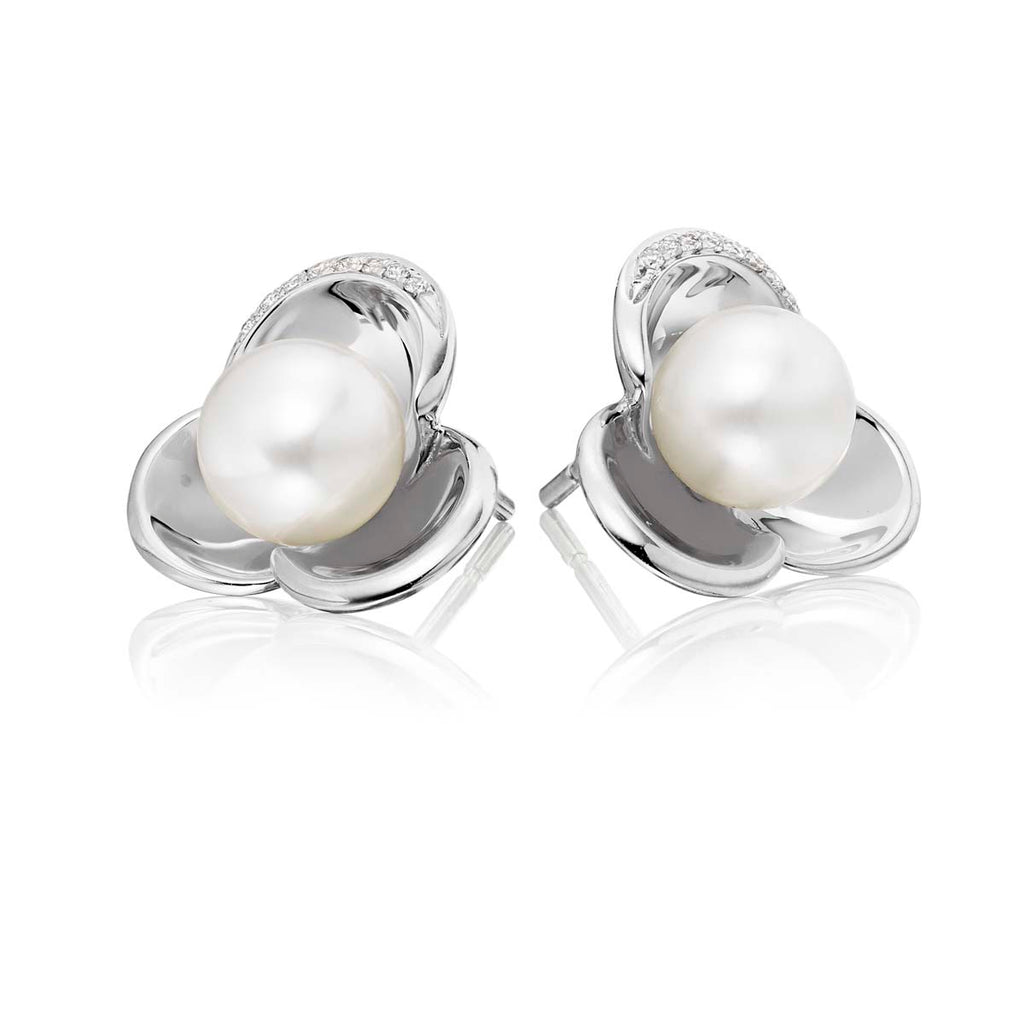 Freshwater pearl with 0.05ct diamond studs in 9K white gold
