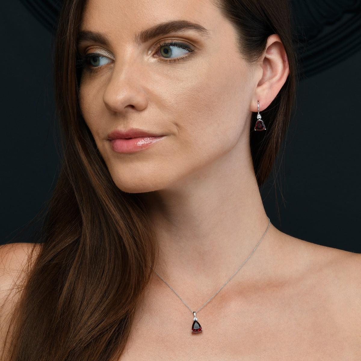 3.05ct Garnet With 0.05ct Diamond Pendant In 9K White Gold