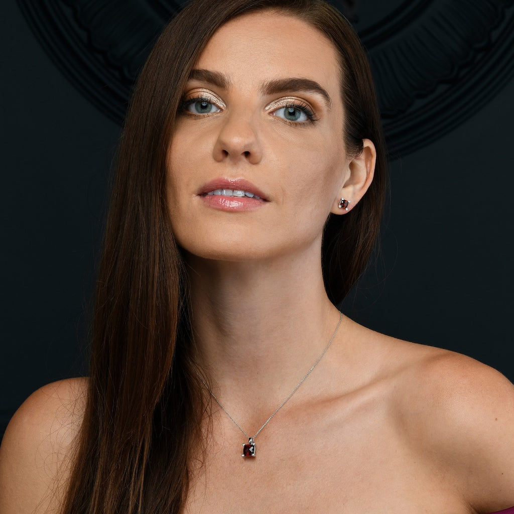4.65ct Cushion Garnet With 0.03ct Diamond Pendant In 9K White Gold
