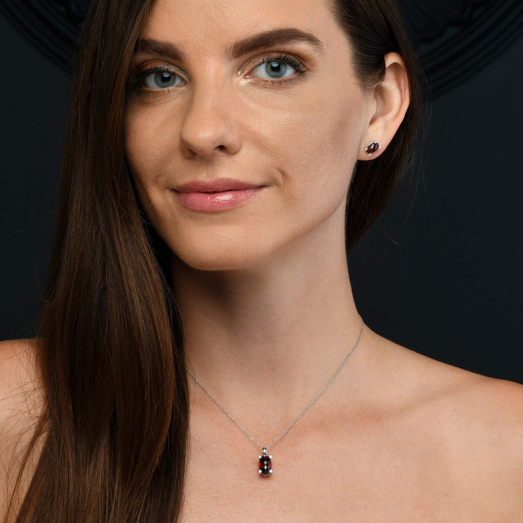4.20ct Garnet With 0.03ct Diamond Pendant In 18K White Gold