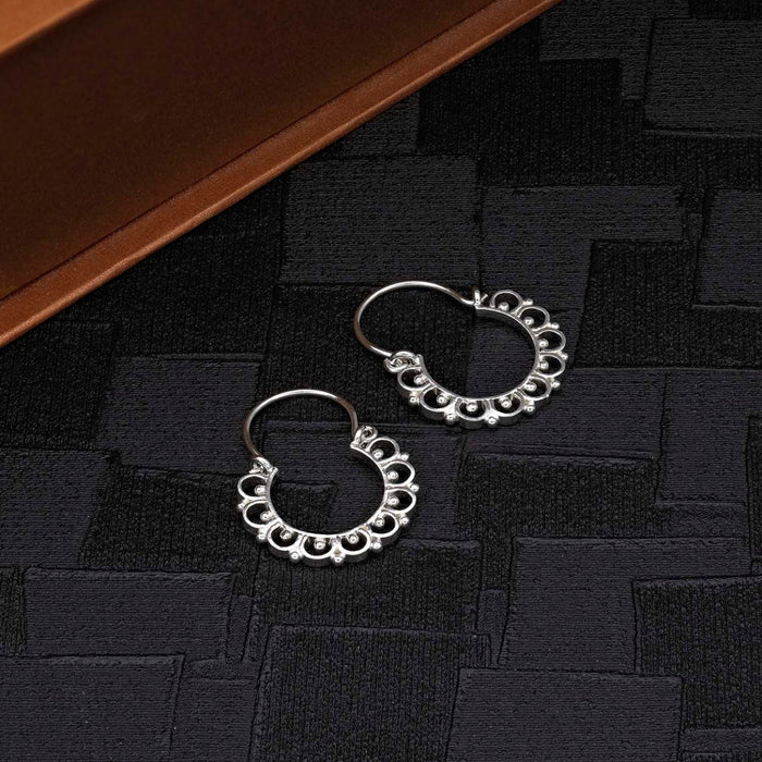 Vintage 925 Sterling Silver Hoop Earrings.