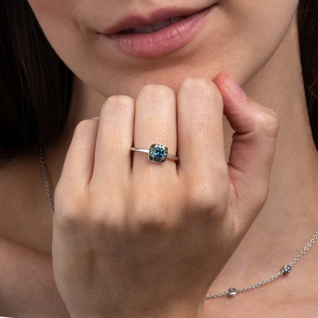 Swiss Blue Topaz and Peridot Ring in 18K White Gold