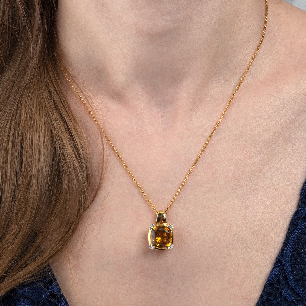 6ct Citrine Pendant Necklace in 18K Yellow Gold