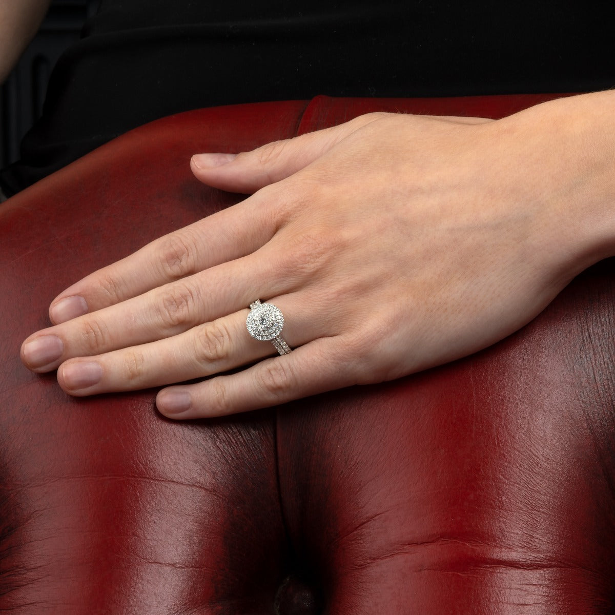 large round diamond ring in 18K white gold