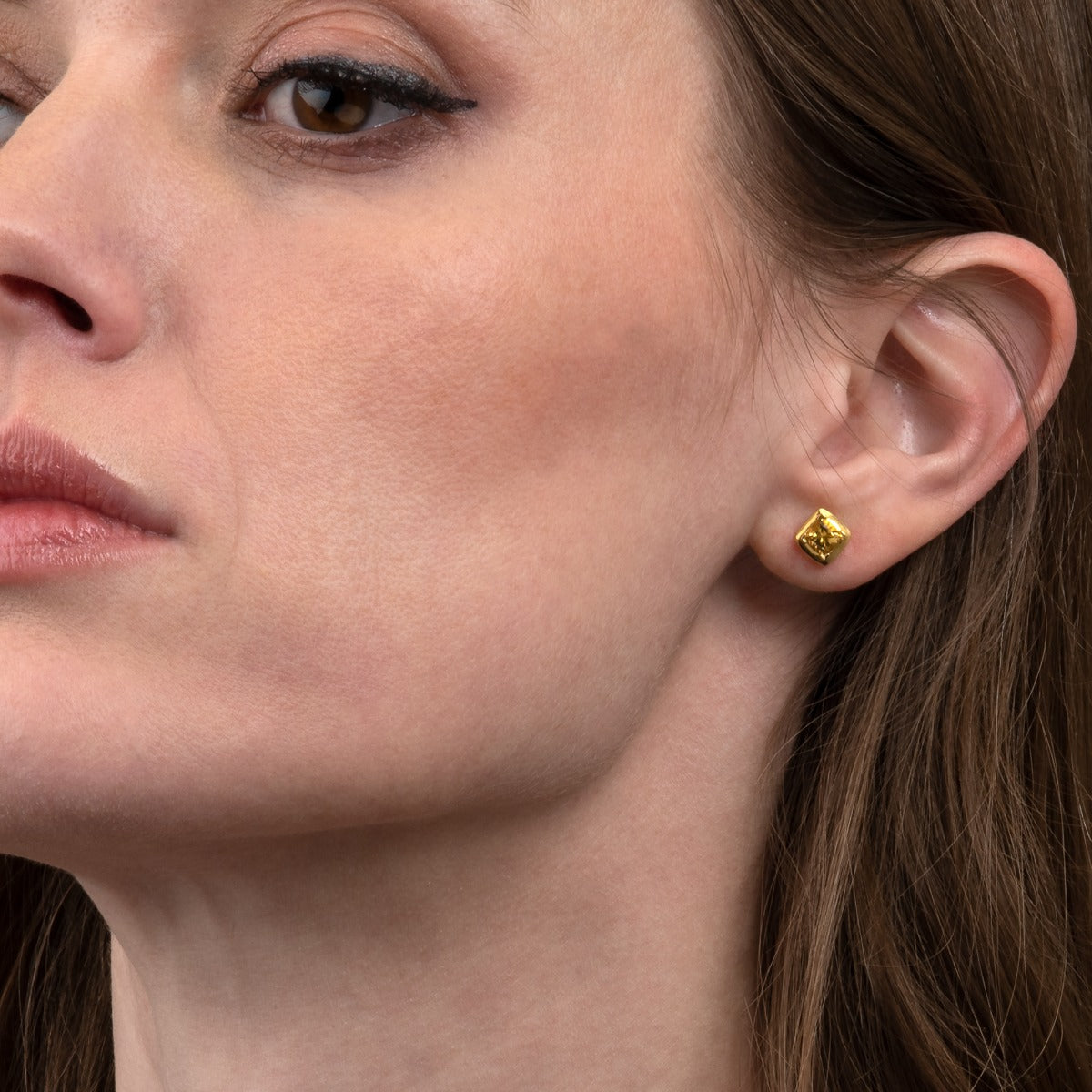 0.84ct Cushion Cut Citrine Stud Earrings In 18K Yellow Gold