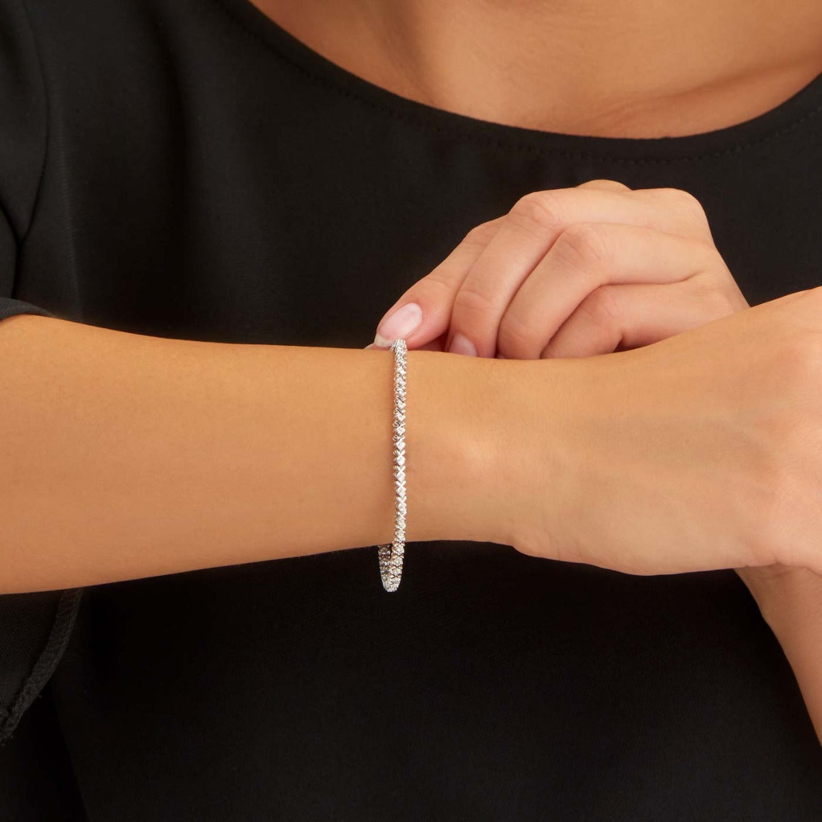 Hugs & Kisses Design Diamond Bracelet 0.50ct Diamonds 9K White Gold closeup