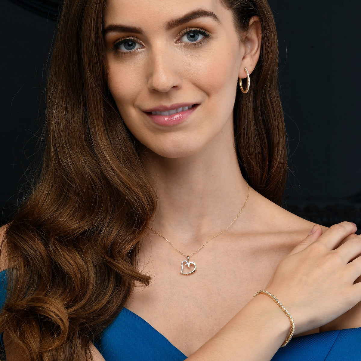 Kiss Diamond Heart Pendant Necklace 0.11ct Diamond 9K Yellow Gold