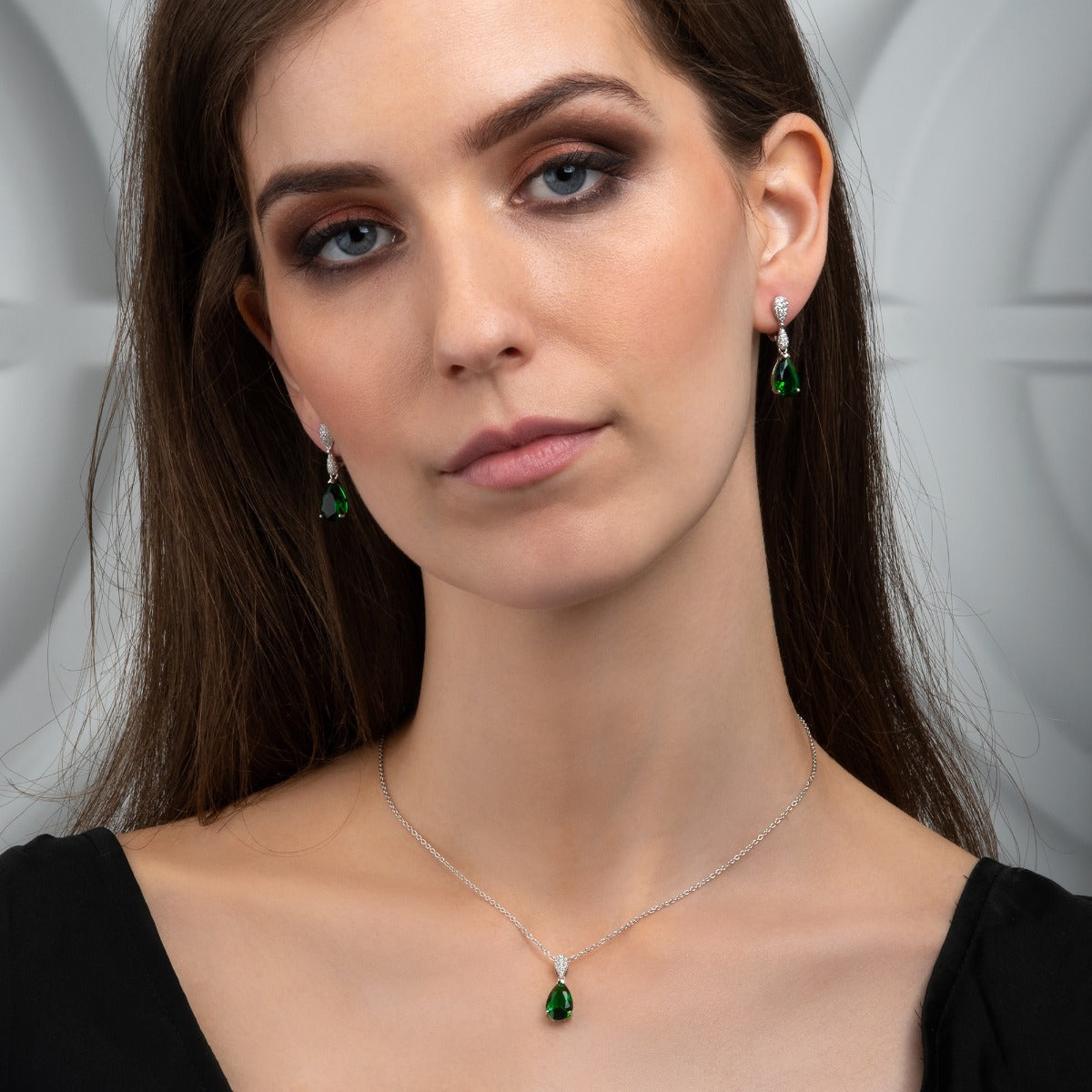 Sterling Silver Green Teardrop Pendant Necklace