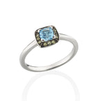 blue topaz and peridot ring in 18ct white gold