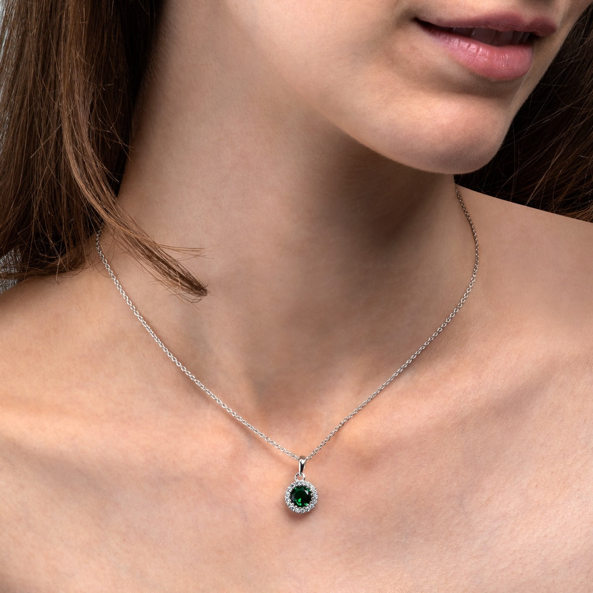 Green Halo necklace in 925 Silver
