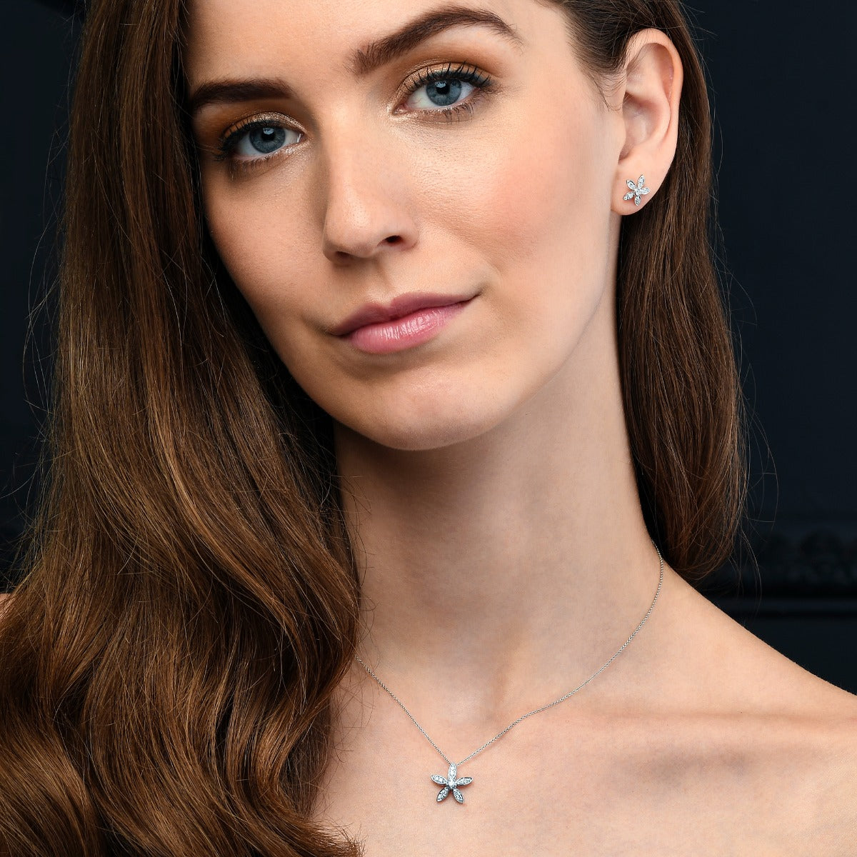 Buttercup 0.25ct Cluster Diamond Pendant In 18K White Gold