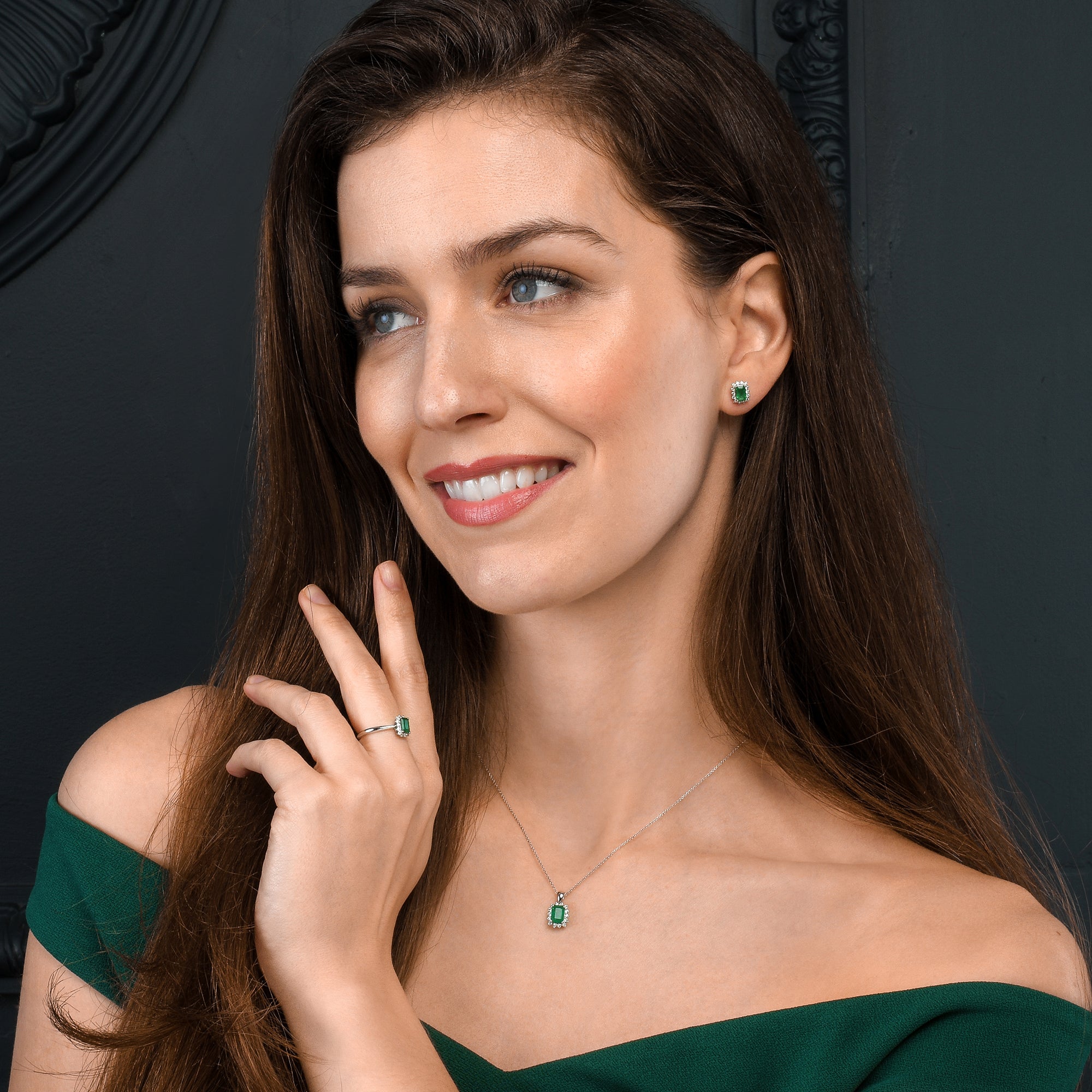 Emerald Pendant Necklace with 0.22ct Diamonds 18K White Gold