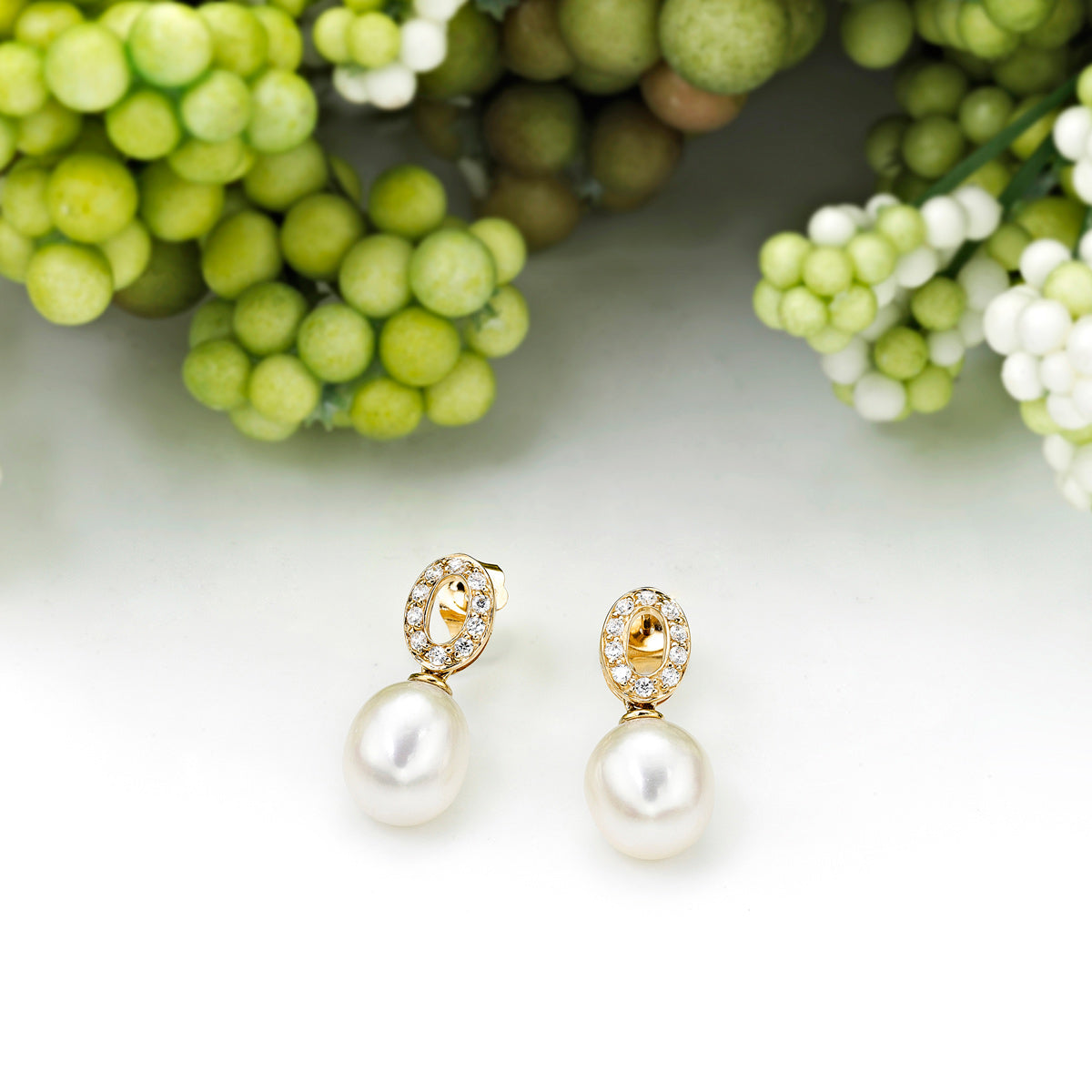 Pearl Drop Earrings wtih White Pearl & Cubic Zirconia in 9K Yellow Gold
