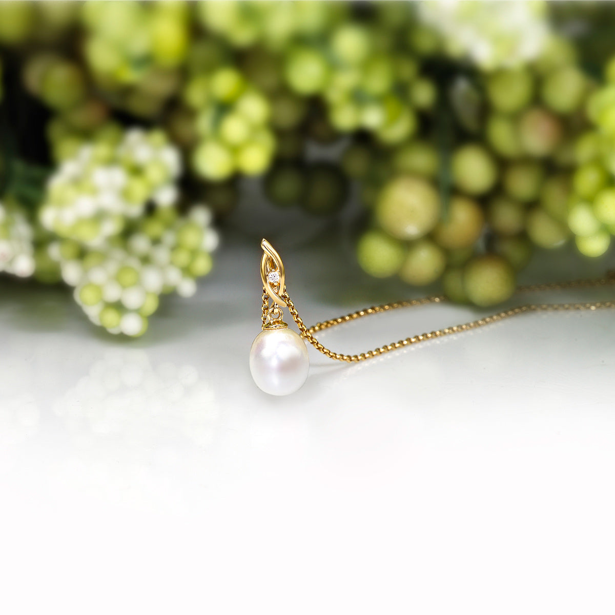 Drop Shaped Pearl Necklace with Cubic Zirconia Stone 9K Yellow Gold