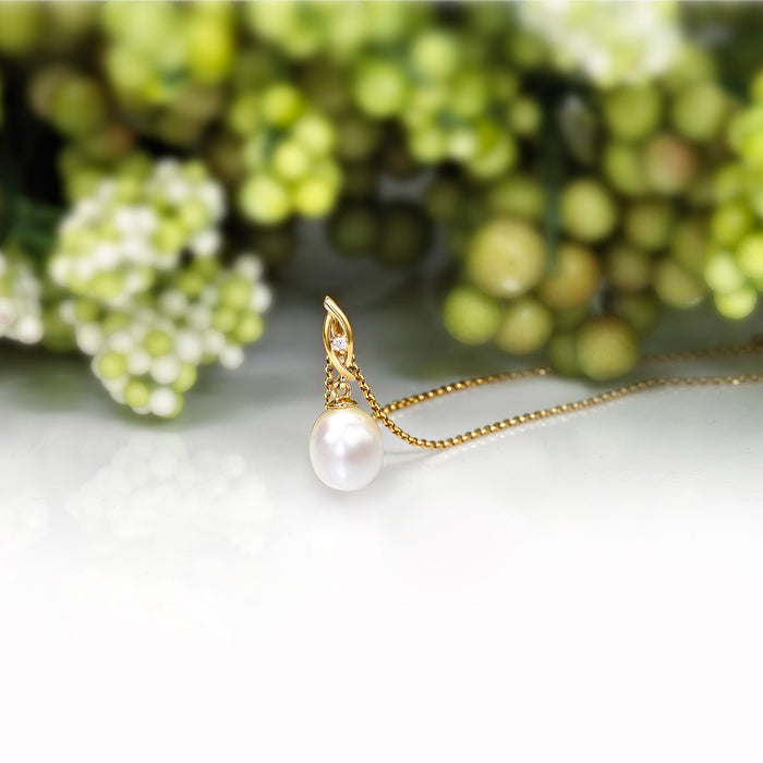 Drop Shaped Pearl Necklace with Cubic Zirconia Stone 9K Yellow Gold