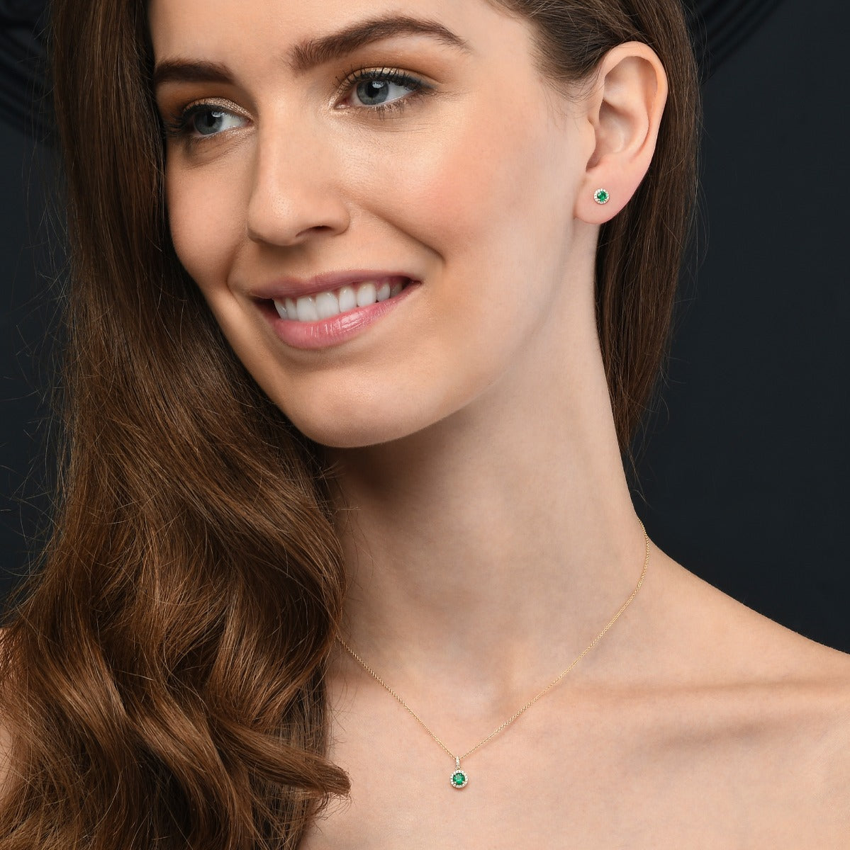 0.25ct Emerald Pendant Necklace 0.07ct Diamond 18K Yellow Gold
