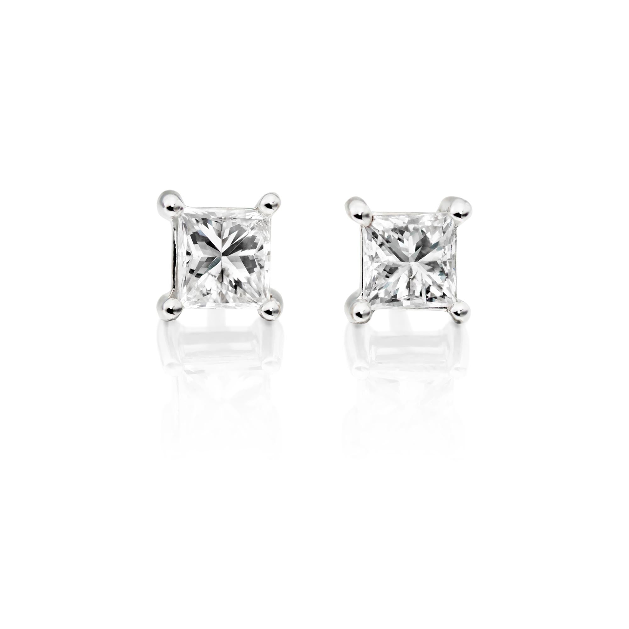 Solitaire 0.30ct 4 claw princess diamond studs in 18K white gold