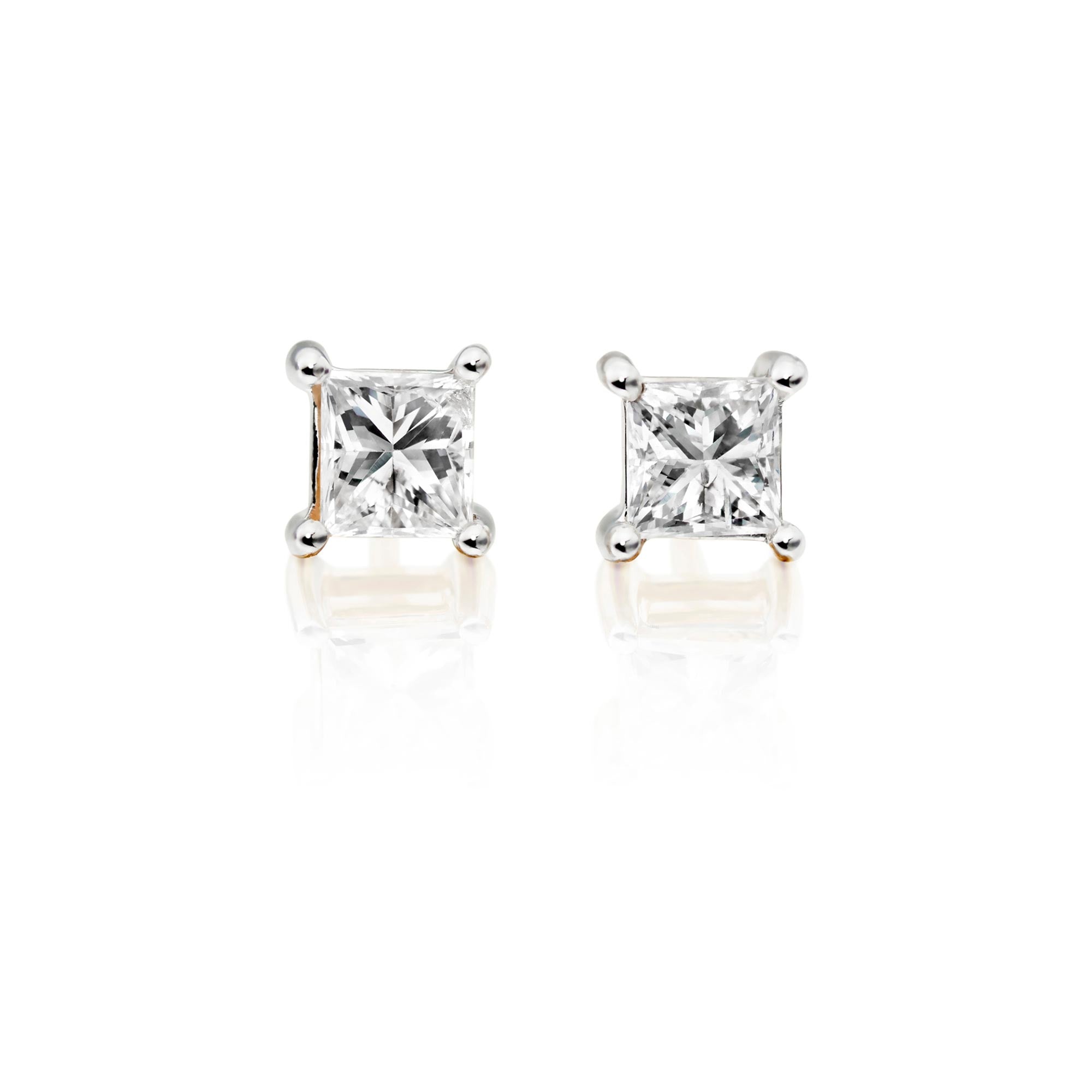 Solitaire 0.10ct 4 claw princess diamond studs in 18K yellow gold
