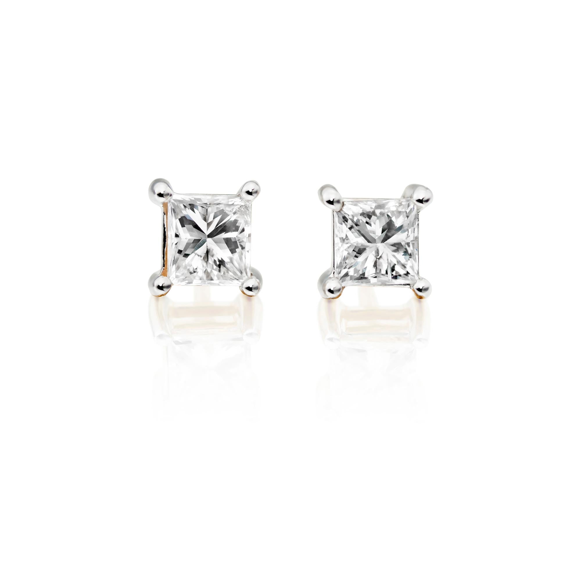 Solitaire 0.20ct 4 claw princess diamond studs in 18K yellow gold