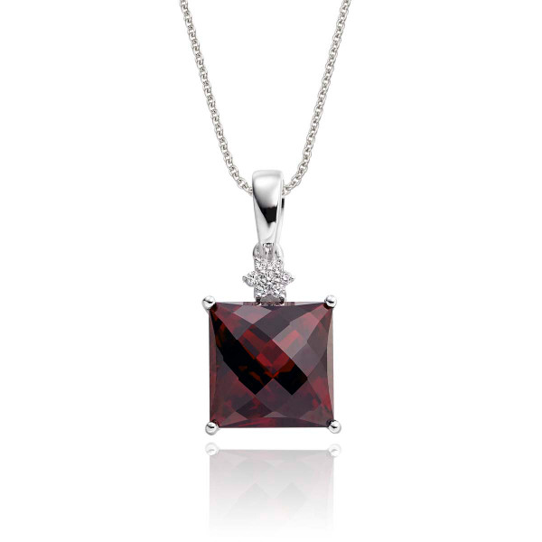 4.20ctGarnet With 0.03ct Diamond Pendant In 18K White Gold