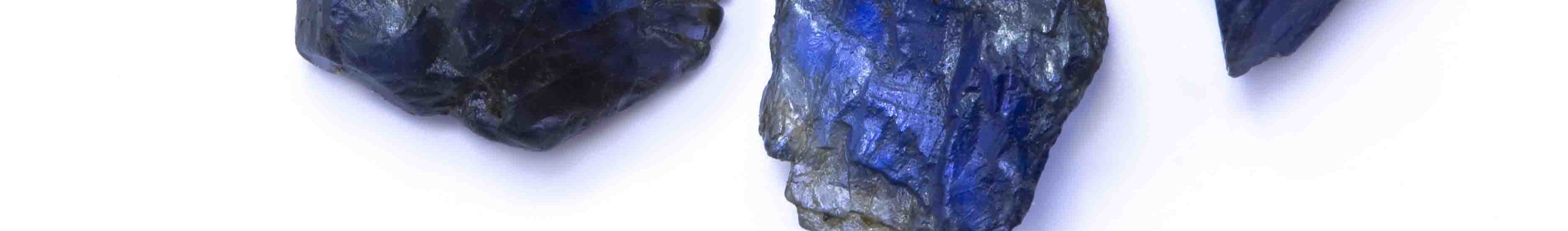 rough sapphire closeup